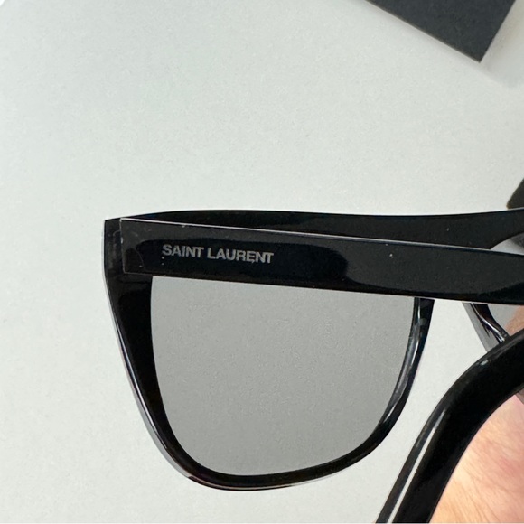 Men Saint Laurent sunglasses - Picture 5 of 7